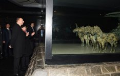 Prezident İlham Əliyev Çinin Sian şəhərindəki Terrakota Ordusu Muzeyi ilə tanış olub (FOTO)