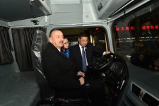 Prezident İlham Əliyev Çinin Sian şəhərində avtomobil zavodu ilə tanış olub (FOTO)