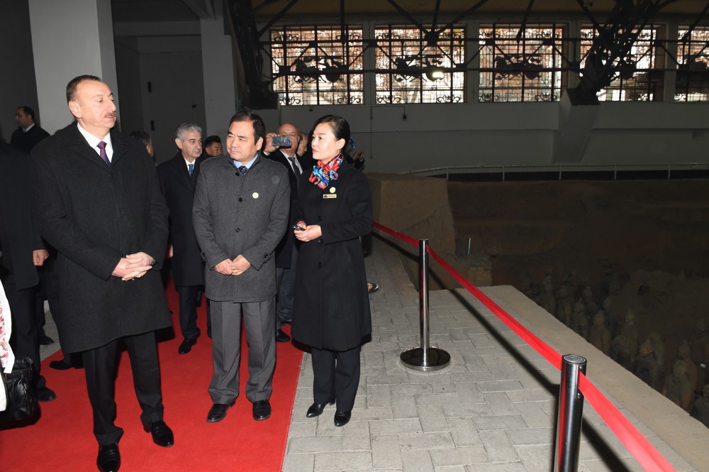 Prezident İlham Əliyev Çinin Sian şəhərindəki Terrakota Ordusu Muzeyi ilə tanış olub (FOTO)