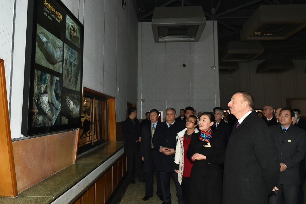 Prezident İlham Əliyev Çinin Sian şəhərindəki Terrakota Ordusu Muzeyi ilə tanış olub (FOTO)