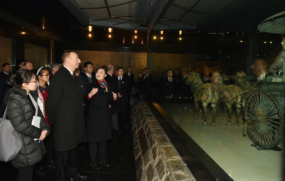Prezident İlham Əliyev Çinin Sian şəhərindəki Terrakota Ordusu Muzeyi ilə tanış olub (FOTO)