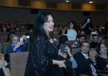 Türkan Şoray və qızı Bakıda film təqdim etdilər (FOTO)