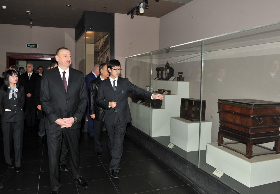 Prezident İlham Əliyev Pekində Paytaxt Muzeyi ilə tanış olub (FOTO)