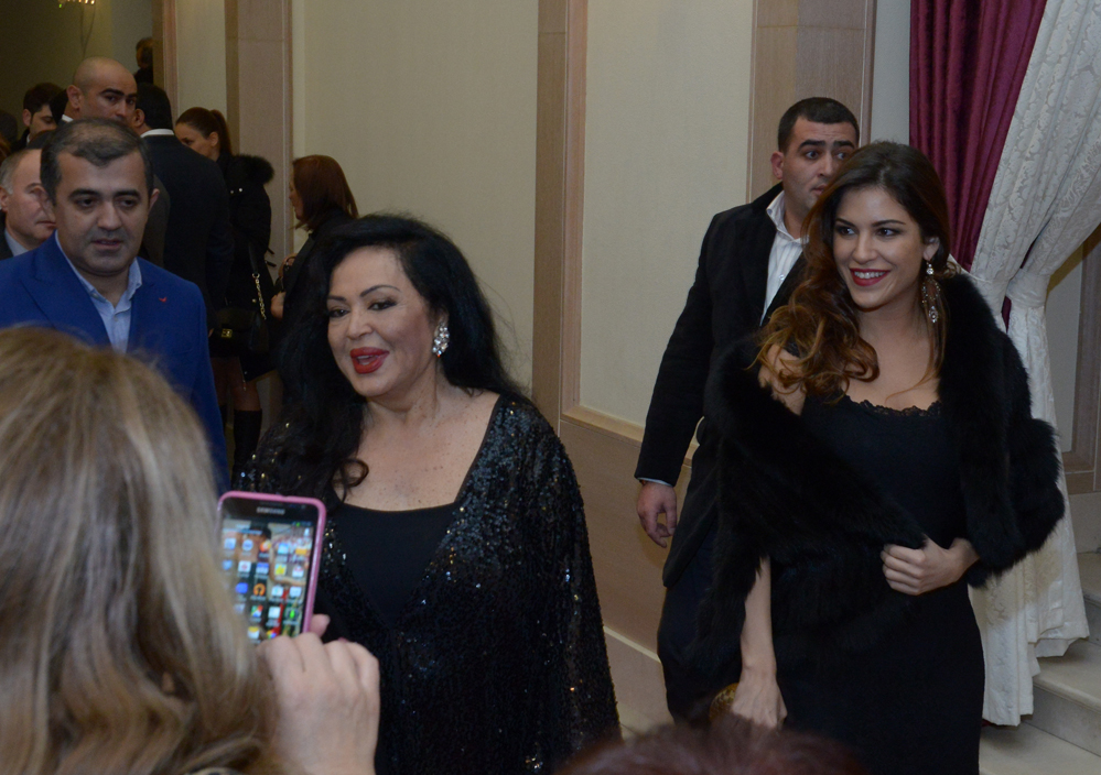 Türkan Şoray və qızı Bakıda film təqdim etdilər (FOTO)