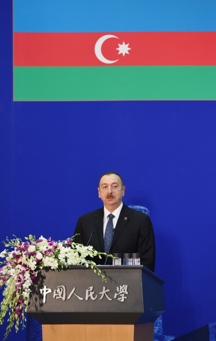 Prezident İlham Əliyev: Neftin qiymətinin aşağı düşməsinə baxmayaraq, ölkəmizdə iqtisadiyyat inkişaf edir (FOTO)