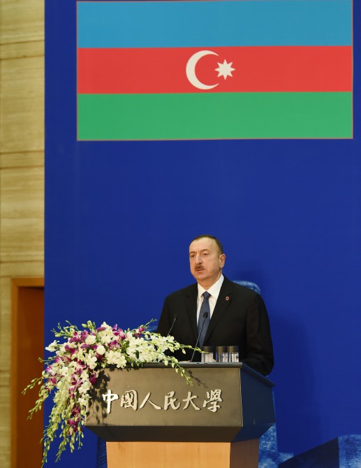 Prezident İlham Əliyev: Neftin qiymətinin aşağı düşməsinə baxmayaraq, ölkəmizdə iqtisadiyyat inkişaf edir (FOTO)
