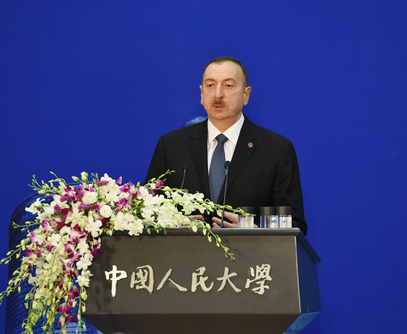 Prezident İlham Əliyev: Neftin qiymətinin aşağı düşməsinə baxmayaraq, ölkəmizdə iqtisadiyyat inkişaf edir (FOTO)