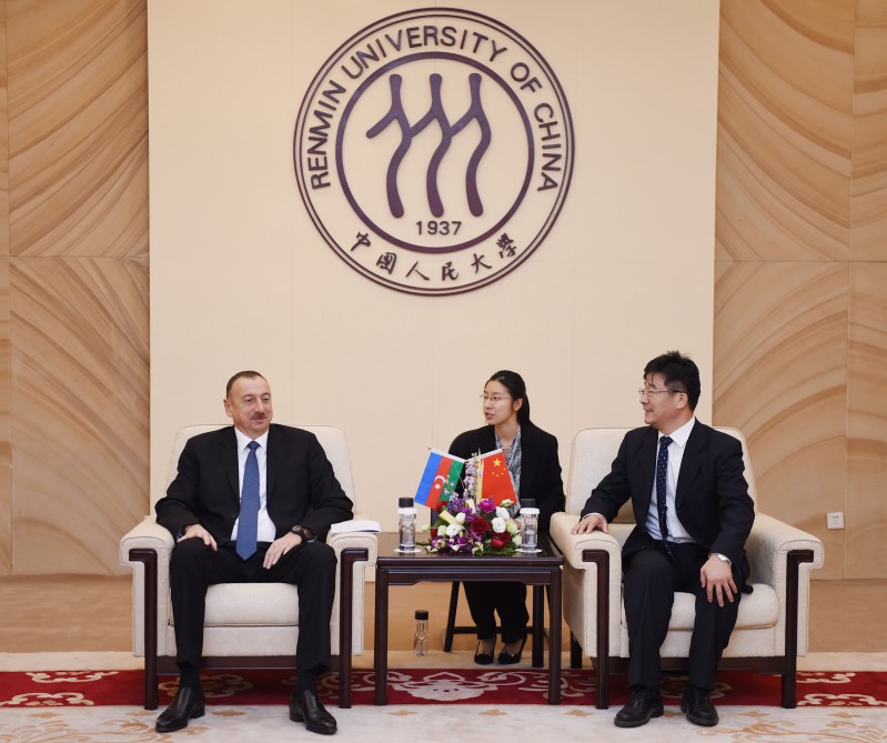 Prezident İlham Əliyev: Neftin qiymətinin aşağı düşməsinə baxmayaraq, ölkəmizdə iqtisadiyyat inkişaf edir (FOTO)