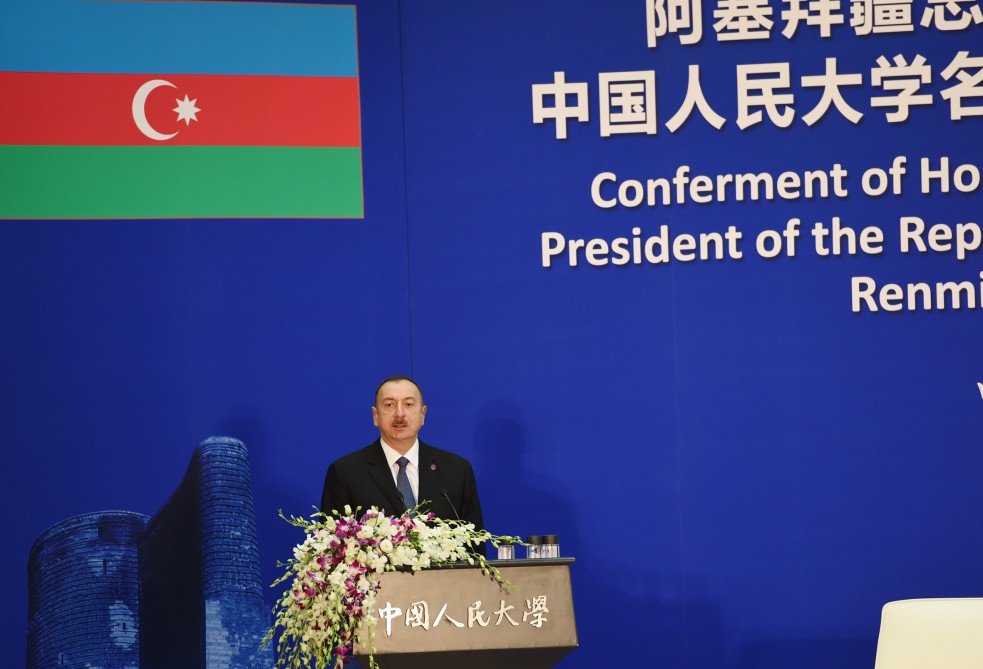 Prezident İlham Əliyev: Neftin qiymətinin aşağı düşməsinə baxmayaraq, ölkəmizdə iqtisadiyyat inkişaf edir (FOTO)