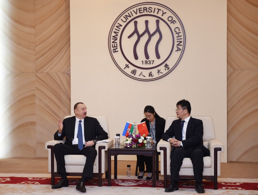 Prezident İlham Əliyev: Neftin qiymətinin aşağı düşməsinə baxmayaraq, ölkəmizdə iqtisadiyyat inkişaf edir (FOTO)
