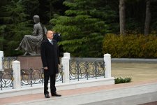 Prezident İlham Əliyev ümummilli lider Heydər Əliyevin məzarını ziyarət edib (ƏLAVƏ OLUNUB) (FOTO)