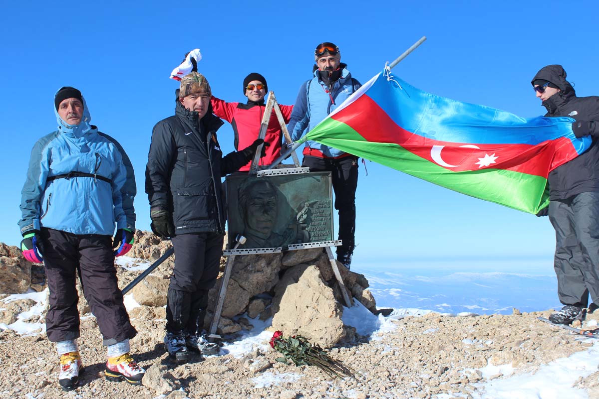 "Heydər zirvəsi"ndə ulu öndər Heydər Əliyevin xatirəsi yad edilib (FOTO)