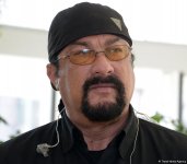 Stiven Siqal: "Azərbaycan musiqi alətlərində ifa etməyi çox istərdim" (MÜSAHİBƏ) (FOTO+VİDEO)