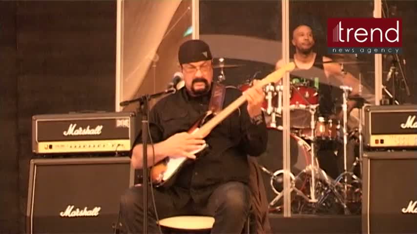 Stiven Siqal: "Azərbaycan musiqi alətlərində ifa etməyi çox istərdim" (MÜSAHİBƏ) (FOTO+VİDEO)