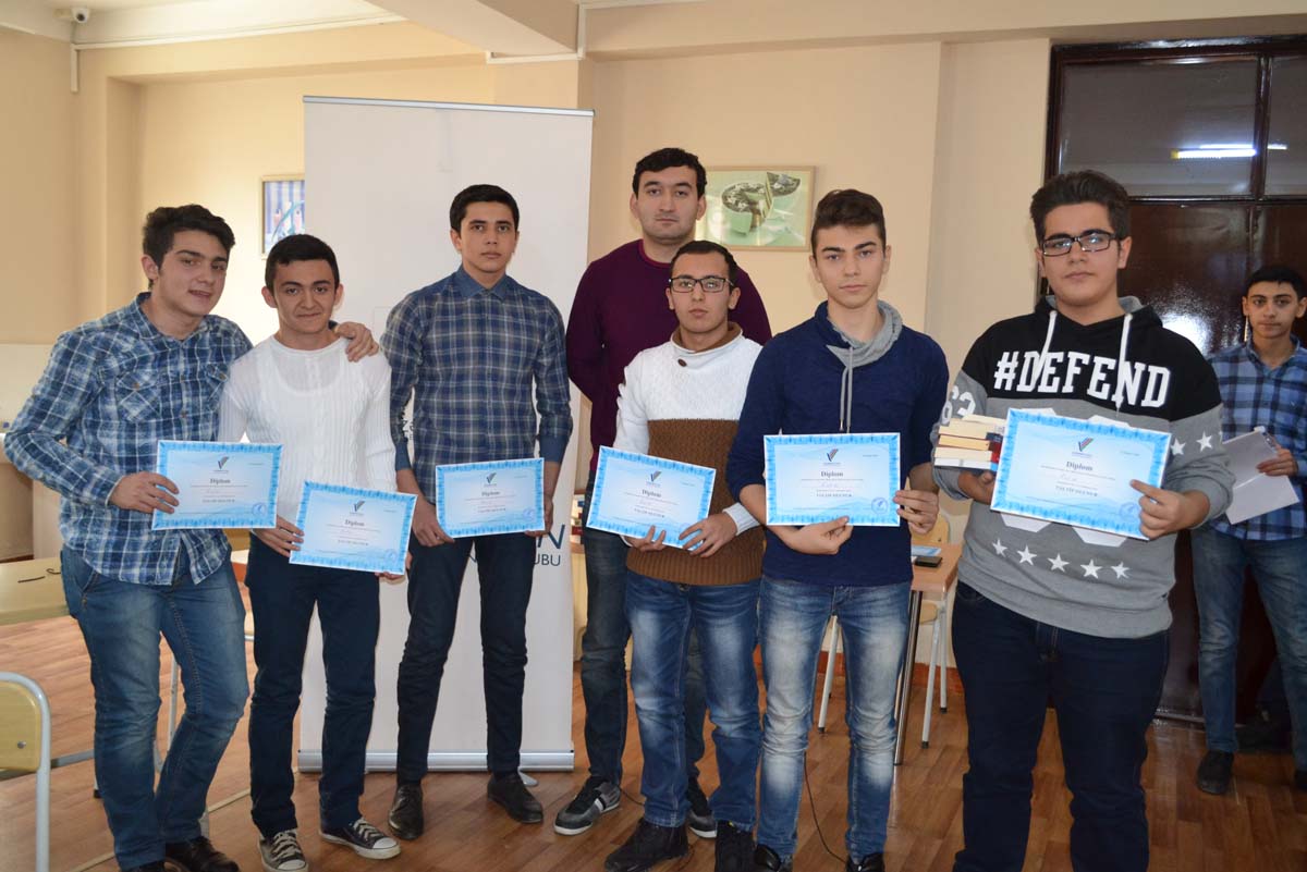 "Azərbaycan" İntellektual Oyunlar Klubu məktəbli çempionatının birinci dövrəsinə yekun vurdu (FOTO)