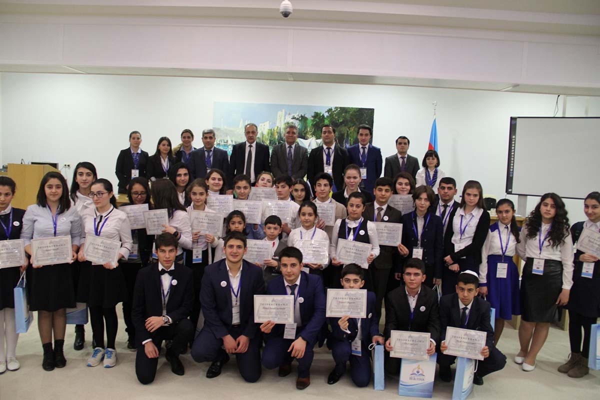 Bakıda yerli və xarici məktəbliləri Dədə Qorqud birləşdirdi (FOTO)