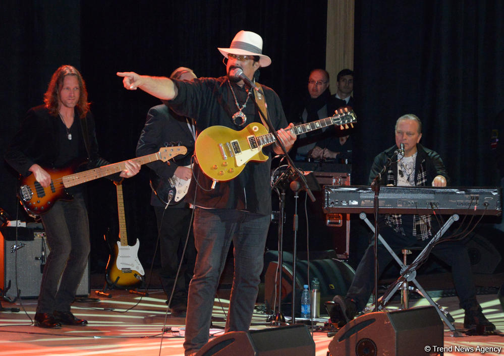 Heydər Əliyev Mərkəzində Stiven Siqalın konserti oldu (FOTO)