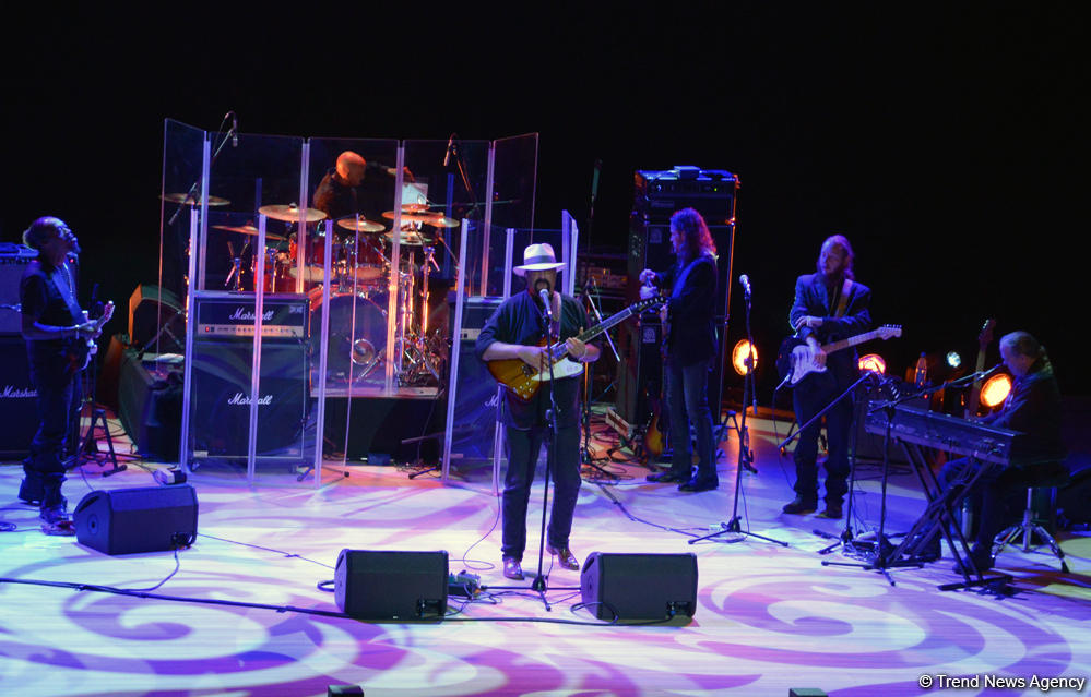 Heydər Əliyev Mərkəzində Stiven Siqalın konserti oldu (FOTO)