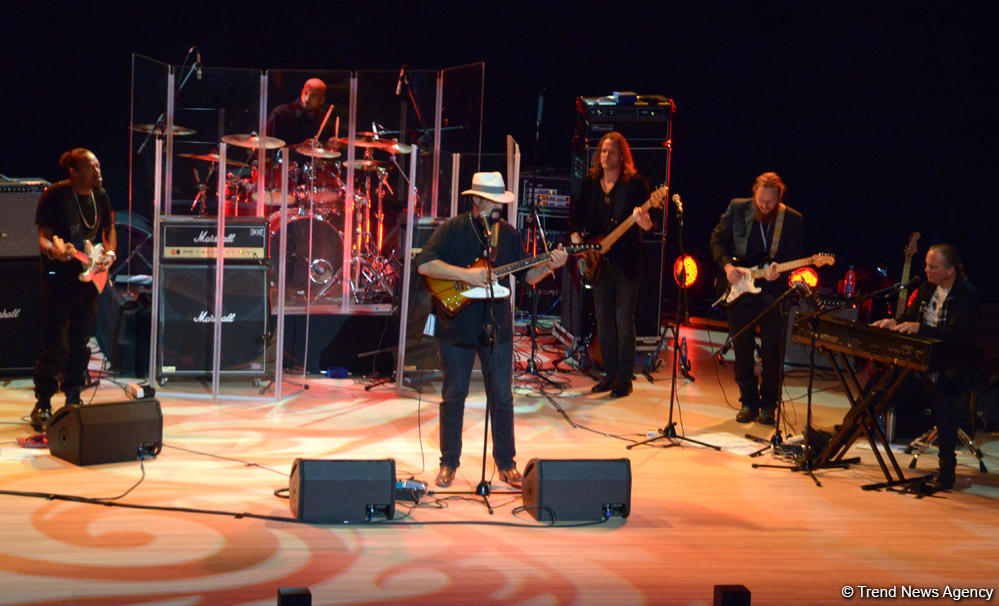 Heydər Əliyev Mərkəzində Stiven Siqalın konserti oldu (FOTO)