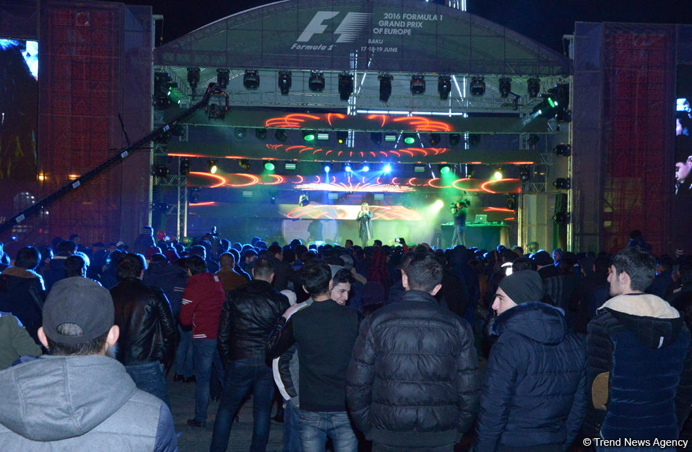 Formula I Avropa Qran Pri yarışmasına geriyə sayımın başlanması münasibətilə konsert və atəşfəşanlıq olub (FOTO)