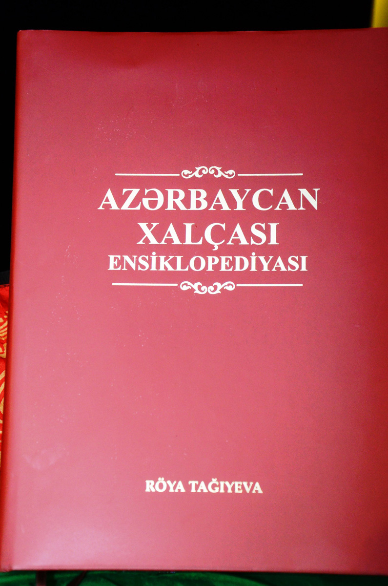 “Azərbaycan xalçası ensiklopediyası”nın birinci cildinin təqdimatı keçirilib (FOTO)