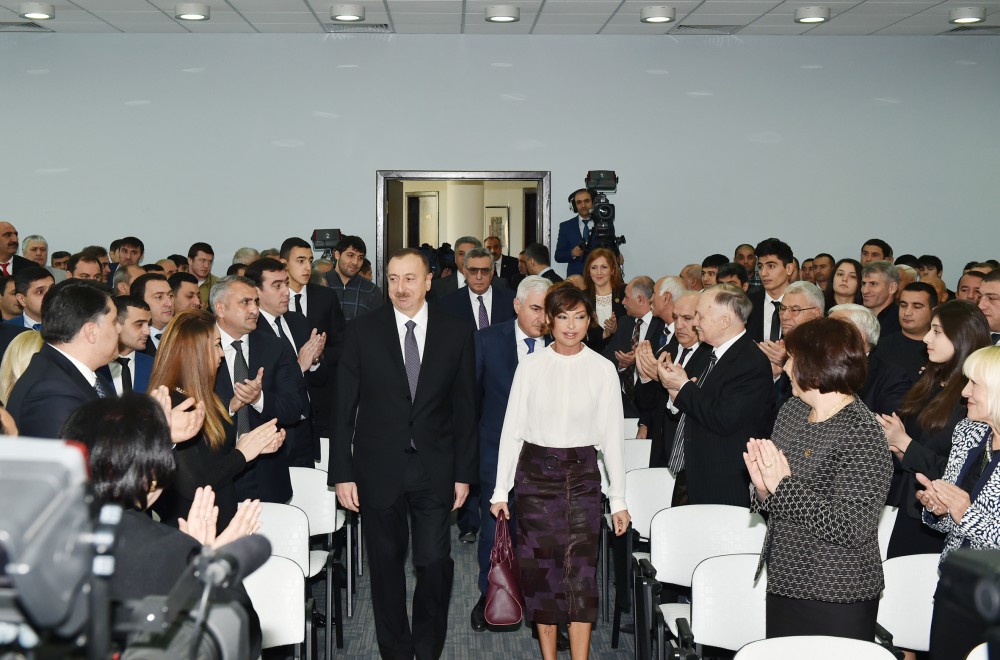 İlham Əliyev və xanımı Mehriban Əliyeva 2015-ci ilin idman yekunlarına həsr olunan mərasimdə iştirak ediblər (FOTO) (ƏLAVƏ OLUNUB)