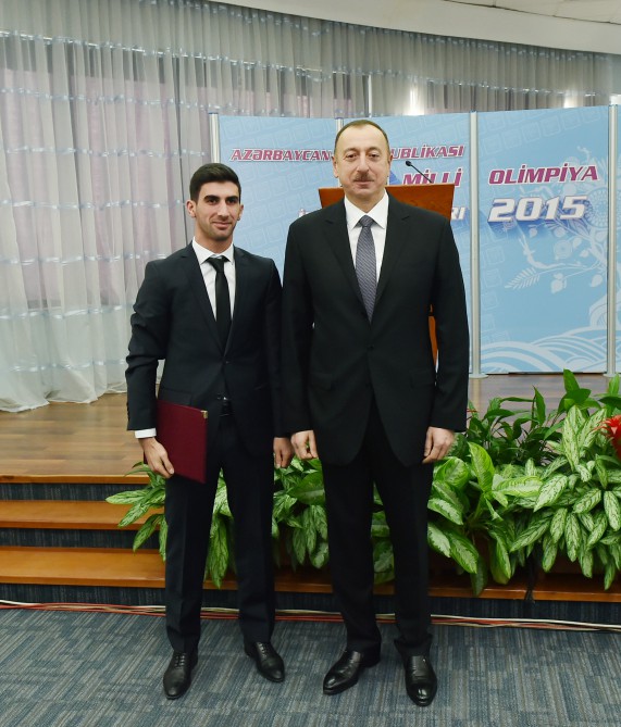 İlham Əliyev və xanımı Mehriban Əliyeva 2015-ci ilin idman yekunlarına həsr olunan mərasimdə iştirak ediblər (FOTO) (ƏLAVƏ OLUNUB)