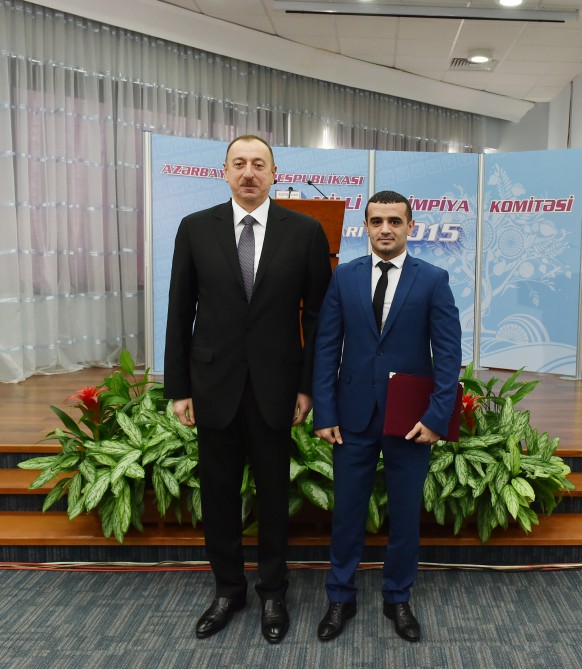 İlham Əliyev və xanımı Mehriban Əliyeva 2015-ci ilin idman yekunlarına həsr olunan mərasimdə iştirak ediblər (FOTO) (ƏLAVƏ OLUNUB)
