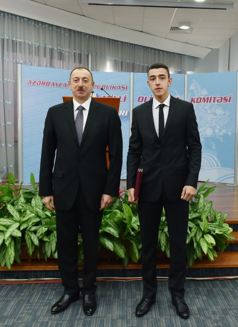 İlham Əliyev və xanımı Mehriban Əliyeva 2015-ci ilin idman yekunlarına həsr olunan mərasimdə iştirak ediblər (FOTO) (ƏLAVƏ OLUNUB)