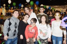 Mehriban Əliyeva Heydər Əliyev Fondunun təşəbbüsü ilə keçirilən uşaqlar üçün şənlikdə iştirak edib (FOTO)