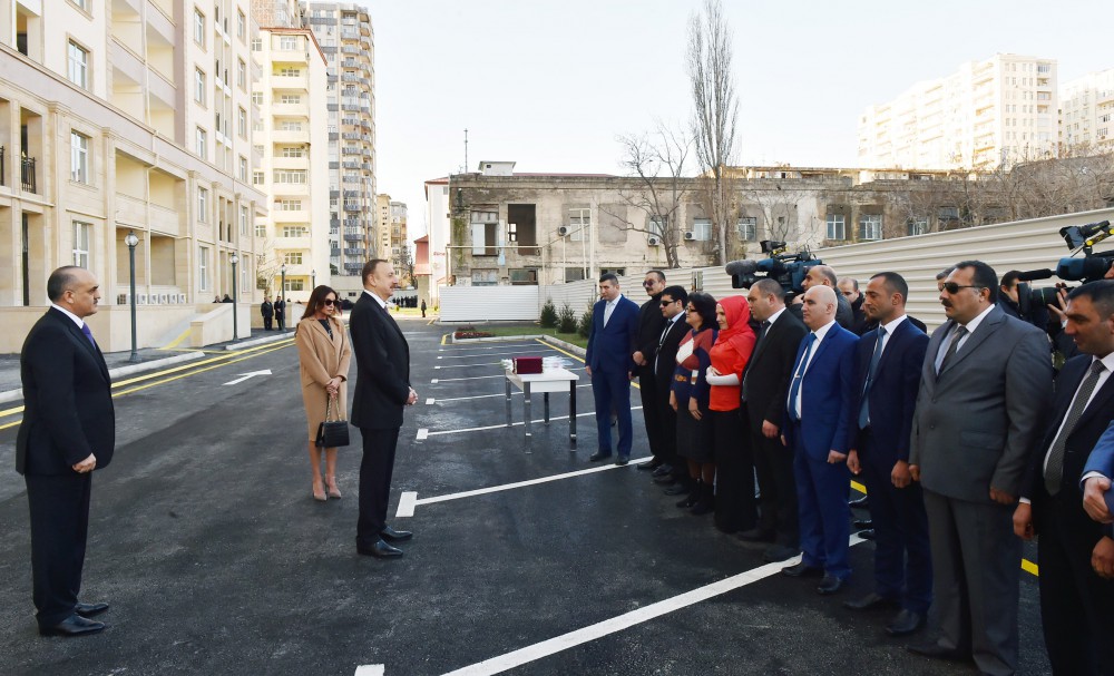 Prezident İlham Əliyev və xanımı Mehriban Əliyeva gözdən əlillər üçün yeni yaşayış binasının açılışında iştirak ediblər (FOTO)