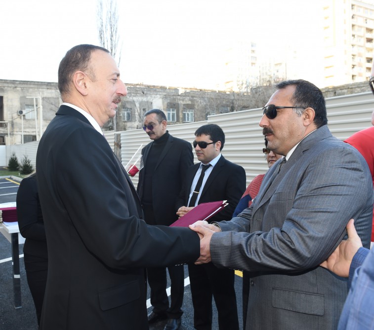 Prezident İlham Əliyev və xanımı Mehriban Əliyeva gözdən əlillər üçün yeni yaşayış binasının açılışında iştirak ediblər (FOTO)