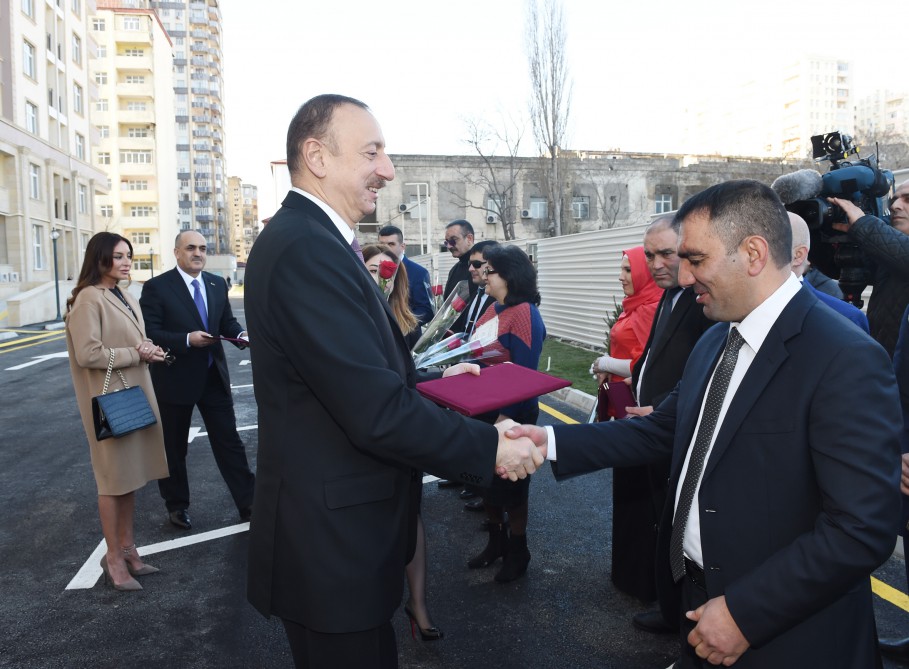 Prezident İlham Əliyev və xanımı Mehriban Əliyeva gözdən əlillər üçün yeni yaşayış binasının açılışında iştirak ediblər (FOTO)