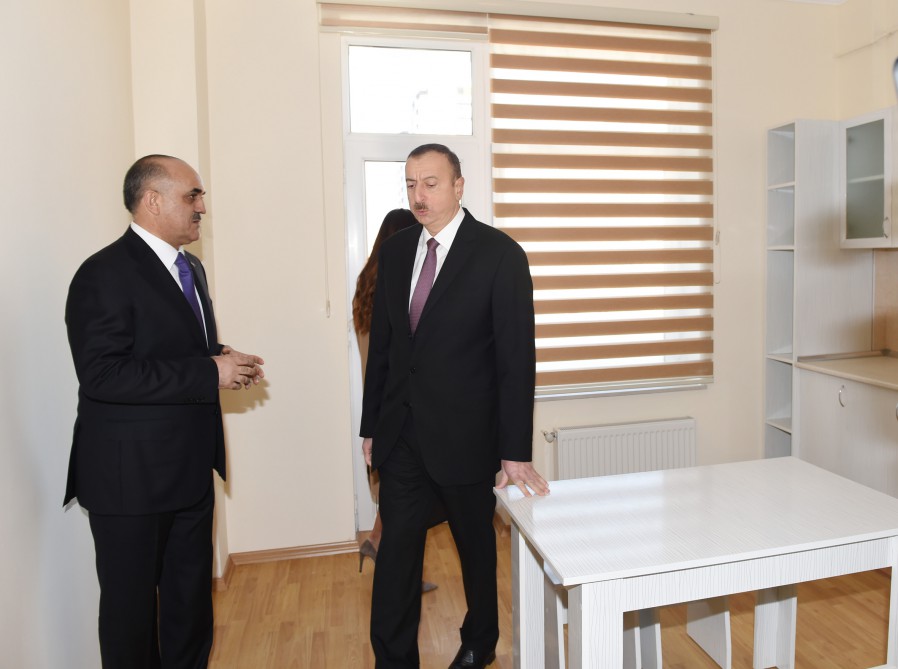 Prezident İlham Əliyev və xanımı Mehriban Əliyeva gözdən əlillər üçün yeni yaşayış binasının açılışında iştirak ediblər (FOTO)