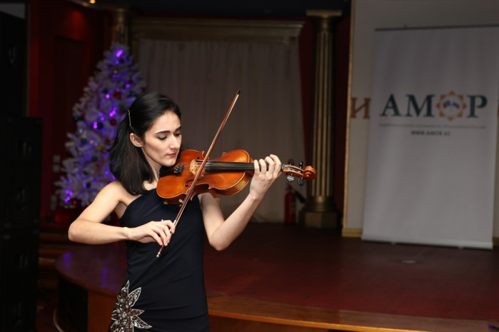 Heydər Əliyev Fondunun vitse-prezidenti Leyla Əliyevanın təşəbbüsü ilə Moskvada Dünya Azərbaycanlılarının Həmrəylik Günü qeyd edilib (FOTO)