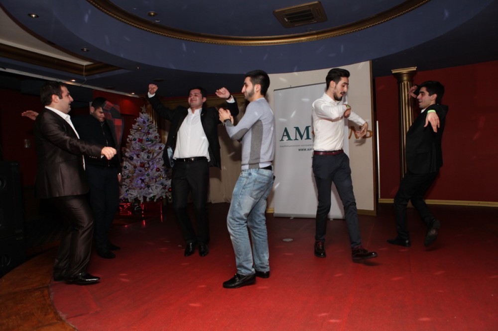 Heydər Əliyev Fondunun vitse-prezidenti Leyla Əliyevanın təşəbbüsü ilə Moskvada Dünya Azərbaycanlılarının Həmrəylik Günü qeyd edilib (FOTO)