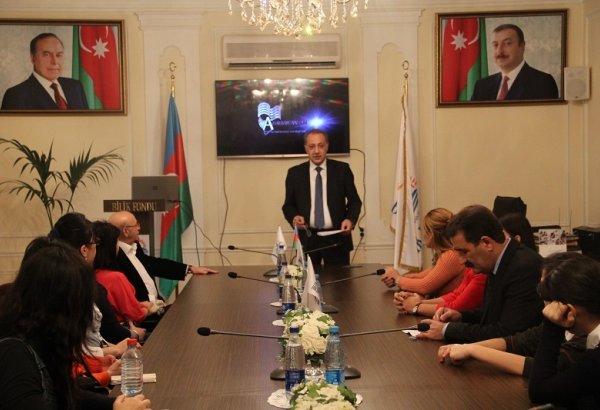 Bilik Fondunun “Fikir şənbəsi” klubunda “Dərs” olub (FOTO)