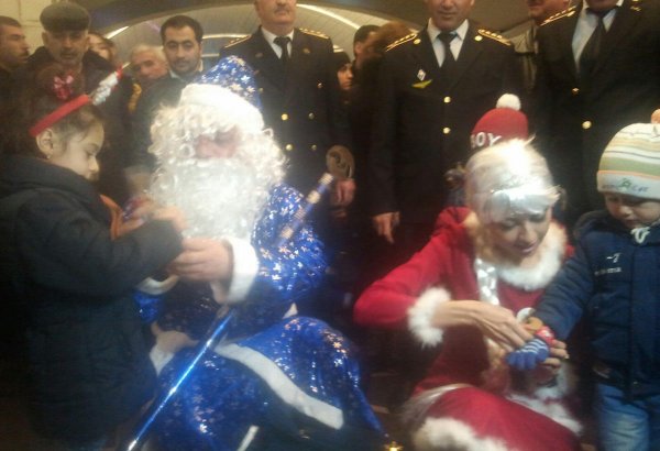 "Bakı Metropoliteni"ndən sərnişinlərə sürpriz  (FOTO, VİDEO)