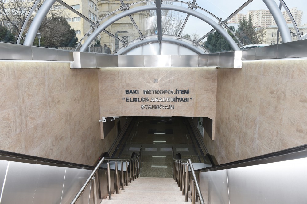 İlham Əliyev “Elmlər Akademiyası” stansiyasının yeni inşa olunan ikinci çıxışının açılışında iştirak edib (FOTO)
