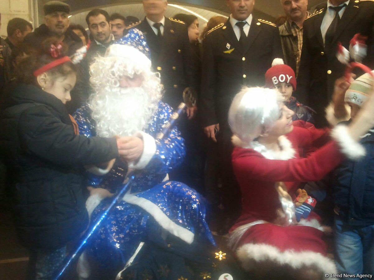 "Bakı Metropoliteni"ndən sərnişinlərə sürpriz  (FOTO, VİDEO)
