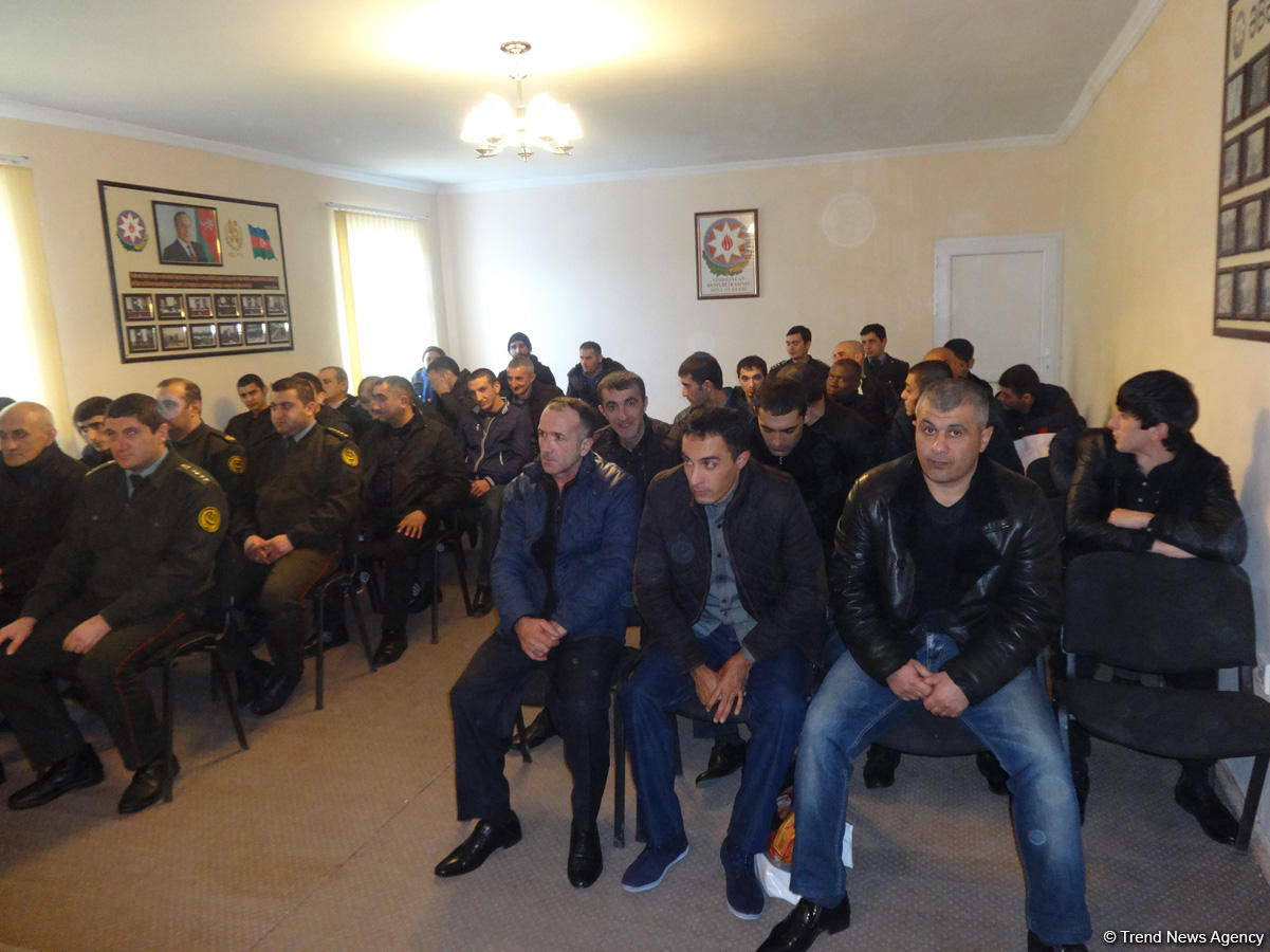 Əfv sərəncamı 2 və 17 saylı cəzaçəkmə müəssisələrində icra olunub (FOTO)