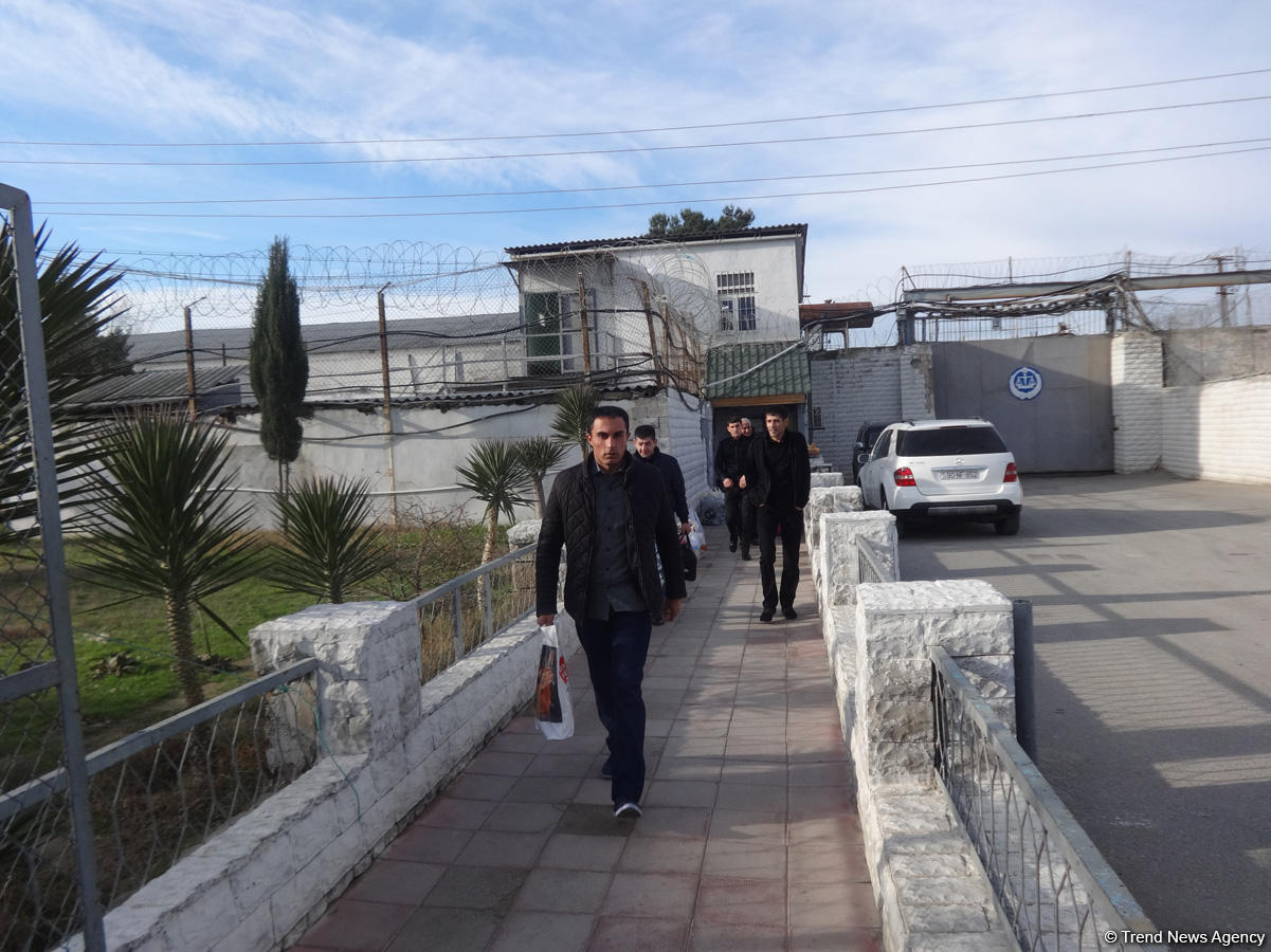 Əfv sərəncamı 2 və 17 saylı cəzaçəkmə müəssisələrində icra olunub (FOTO)