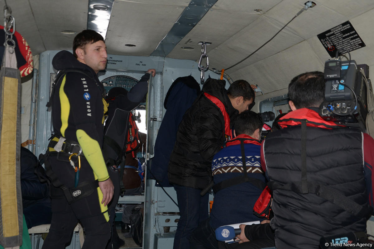 "Günəşli" yatağında yanğının söndürülməsi istiqamətində işlər davam etdirilir (FOTO)