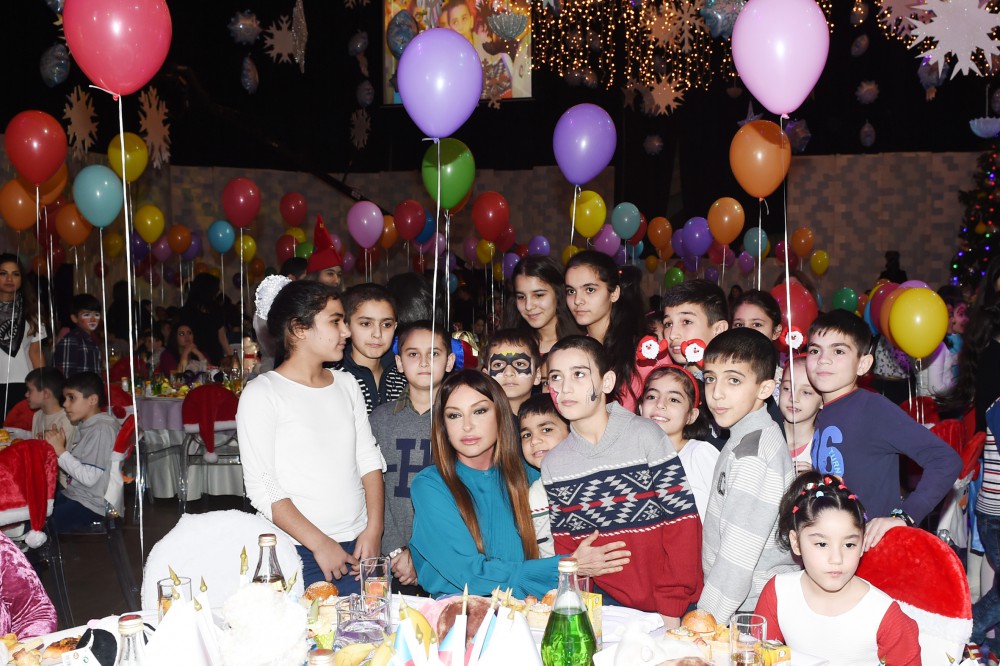 Mehriban Əliyeva: 2015-ci il Azərbaycanın tarixində yeni nailiyyətlərlə, yeni qələbələrlə qalacaq