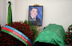 Zəlimxan Yaqub dəfn olundu (FOTO) (ƏLAVƏ OLUNUB)