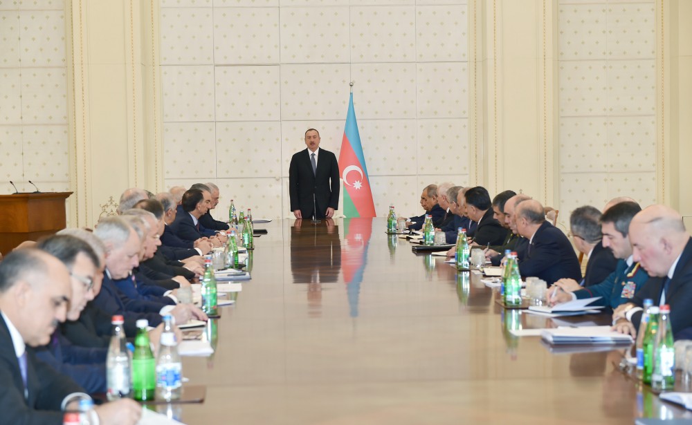 Prezident İlham Əliyev: Nəzarət çox ciddi olmalıdır, pozuntulara yol verən şəxslər ciddi cəzalandırılmalıdırlar (FOTO)