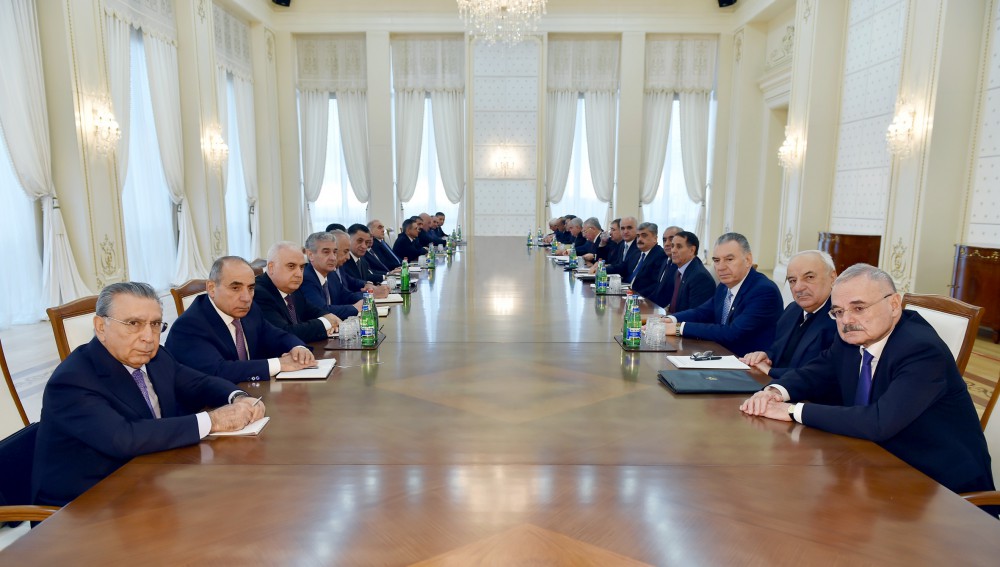 Prezident İlham Əliyev: Nəzarət çox ciddi olmalıdır, pozuntulara yol verən şəxslər ciddi cəzalandırılmalıdırlar (FOTO)