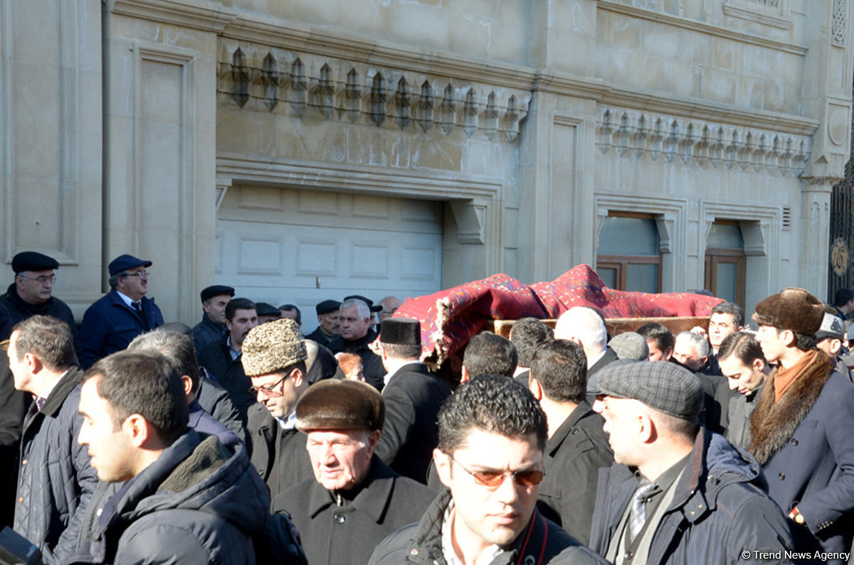 Zəlimxan Yaqub dəfn olundu (FOTO) (ƏLAVƏ OLUNUB)