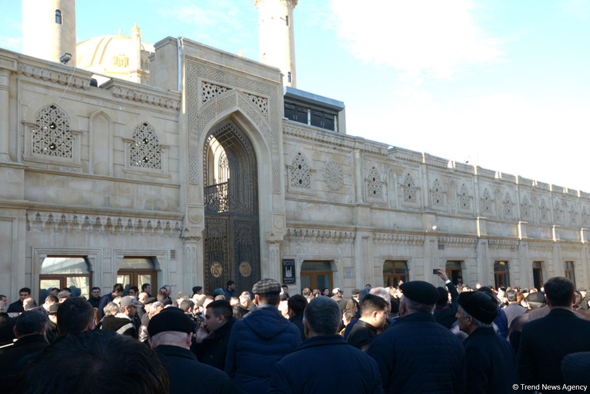 Zəlimxan Yaqub dəfn olundu (FOTO) (ƏLAVƏ OLUNUB)