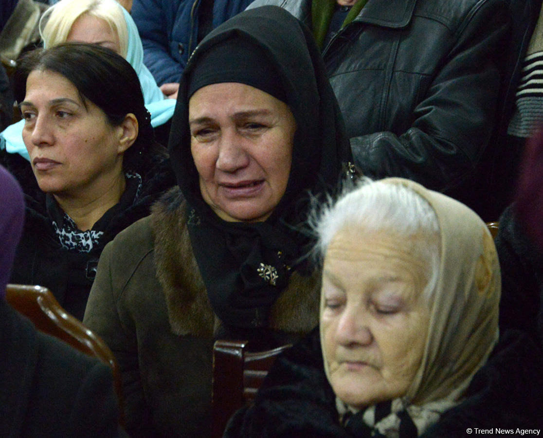 Zəlimxan Yaqub dəfn olundu (FOTO) (ƏLAVƏ OLUNUB)